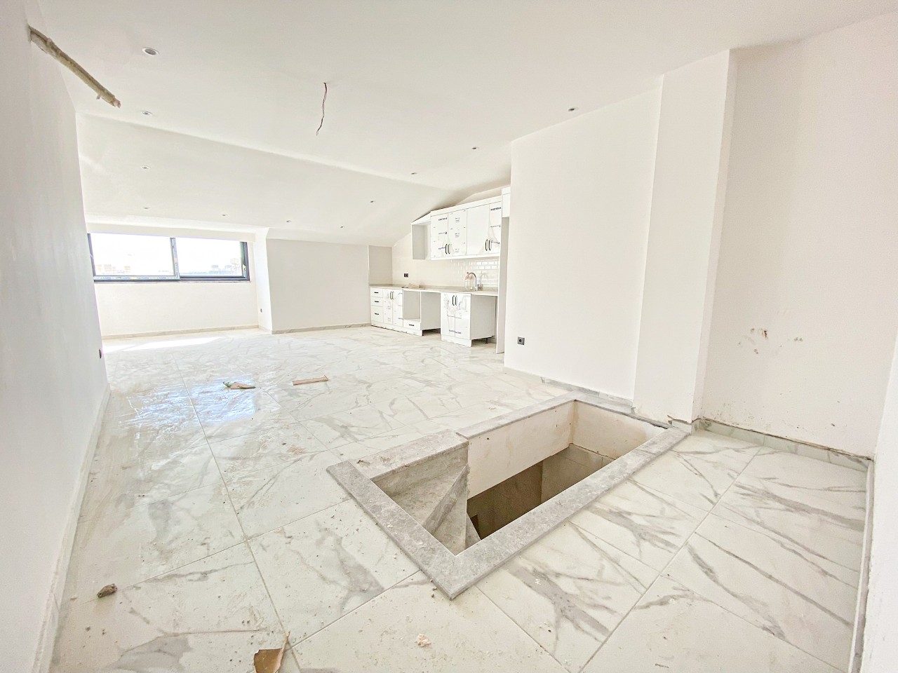 Luxuriöse 3+1 Wohnung mit Burg- und Bergblick, Alanya Zentrum