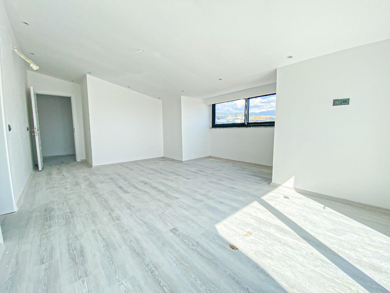 Luxuriöse 3+1 Wohnung mit Burg- und Bergblick, Alanya Zentrum