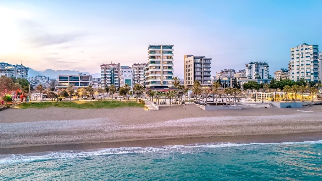 Luxuriöse 2+1 Erdgeschosswohnung mit Meerblick und Bergblick, Antalya-Konyaalti