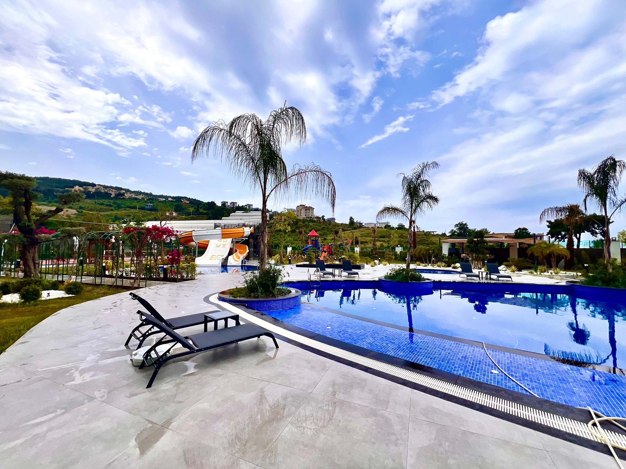 Lyxig 2+1 lägenhet med bergsutsikt, Alanya - Kargicak