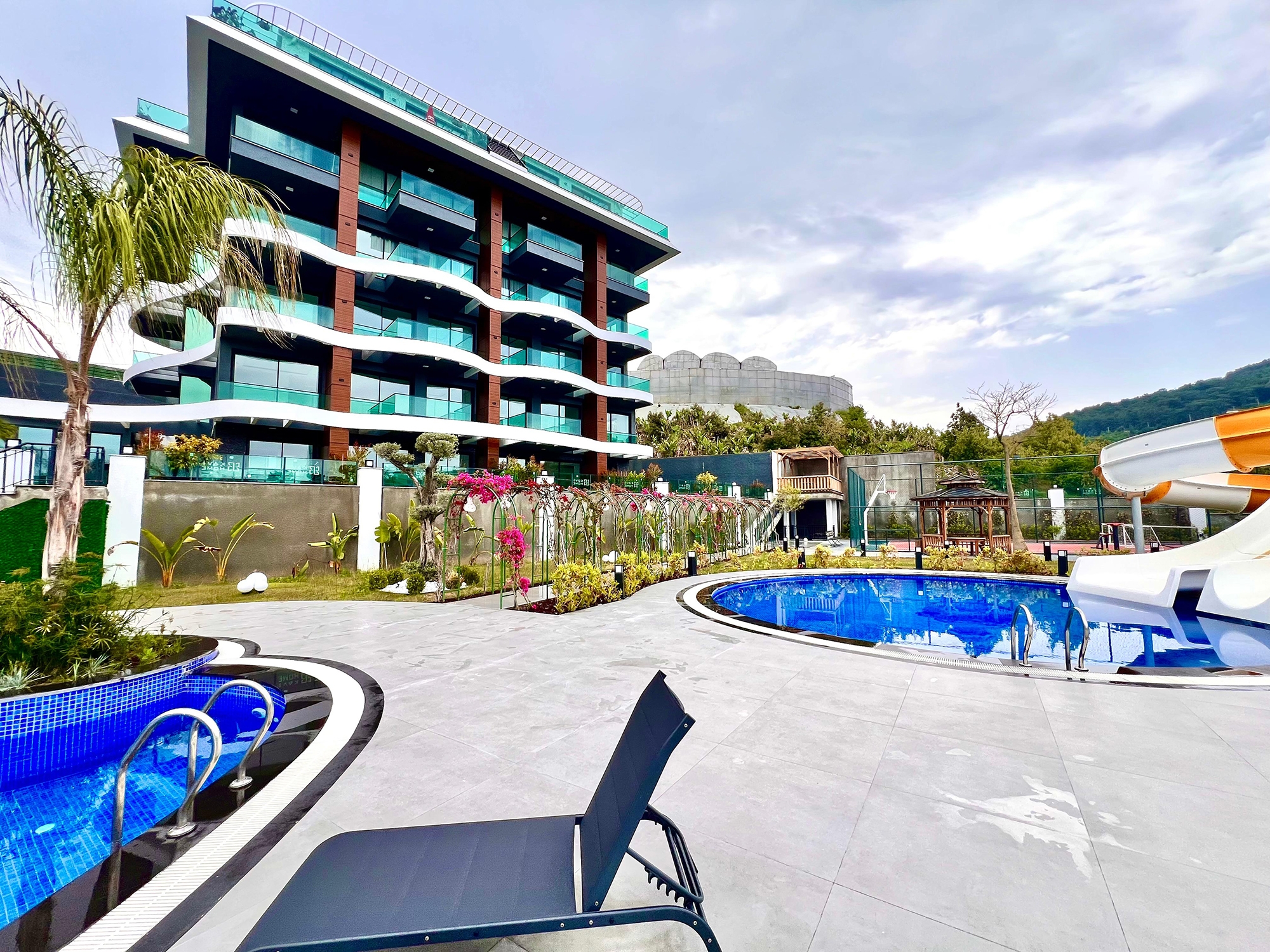 Lyxig 2+1 lägenhet med bergsutsikt, Alanya - Kargicak