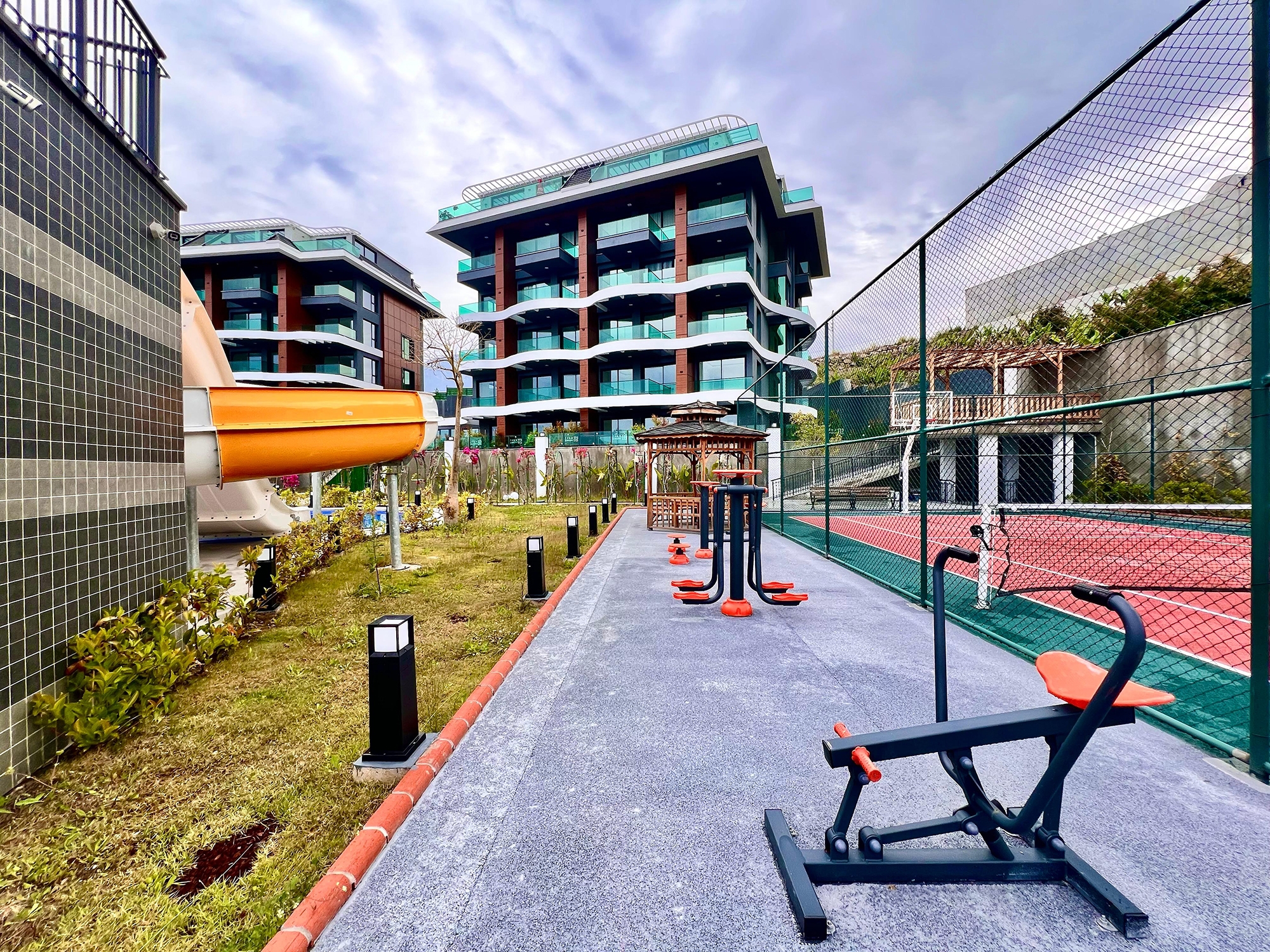 Lyxig 2+1 lägenhet med bergsutsikt, Alanya - Kargicak