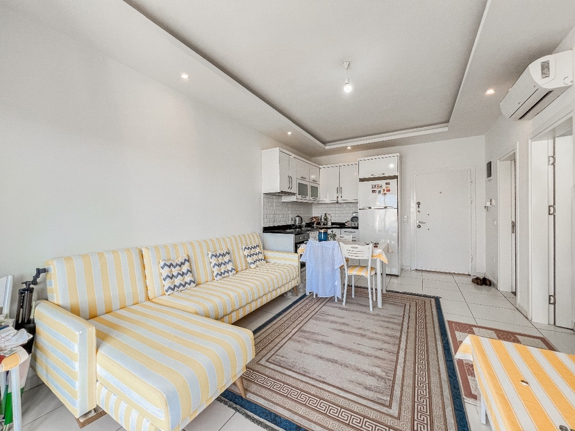 Modern 1+1 lägenhet med bergsutsikt i Alanya