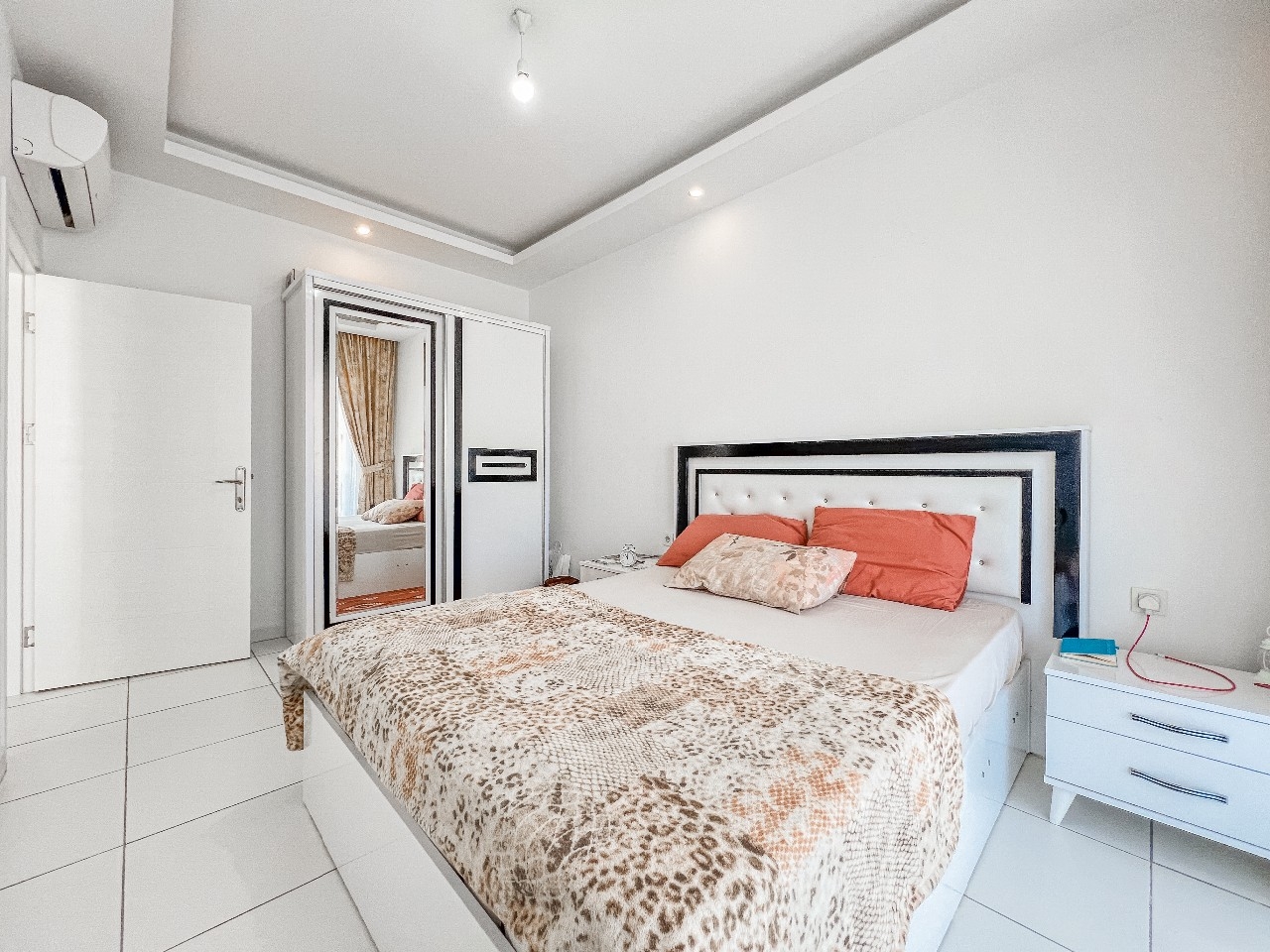 Modern 1+1 lägenhet med bergsutsikt i Alanya