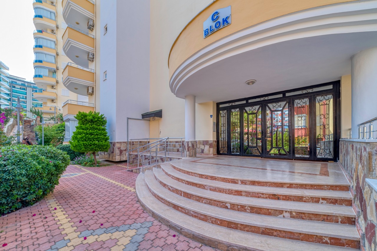 Luxurious 3+1 Apartment with Sea and Mountain Views, Alanya - Mahmutlar