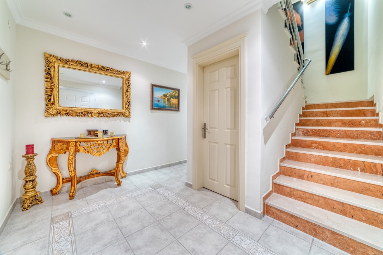 Luxurious 3+1 Apartment with Sea and Mountain Views, Alanya - Mahmutlar