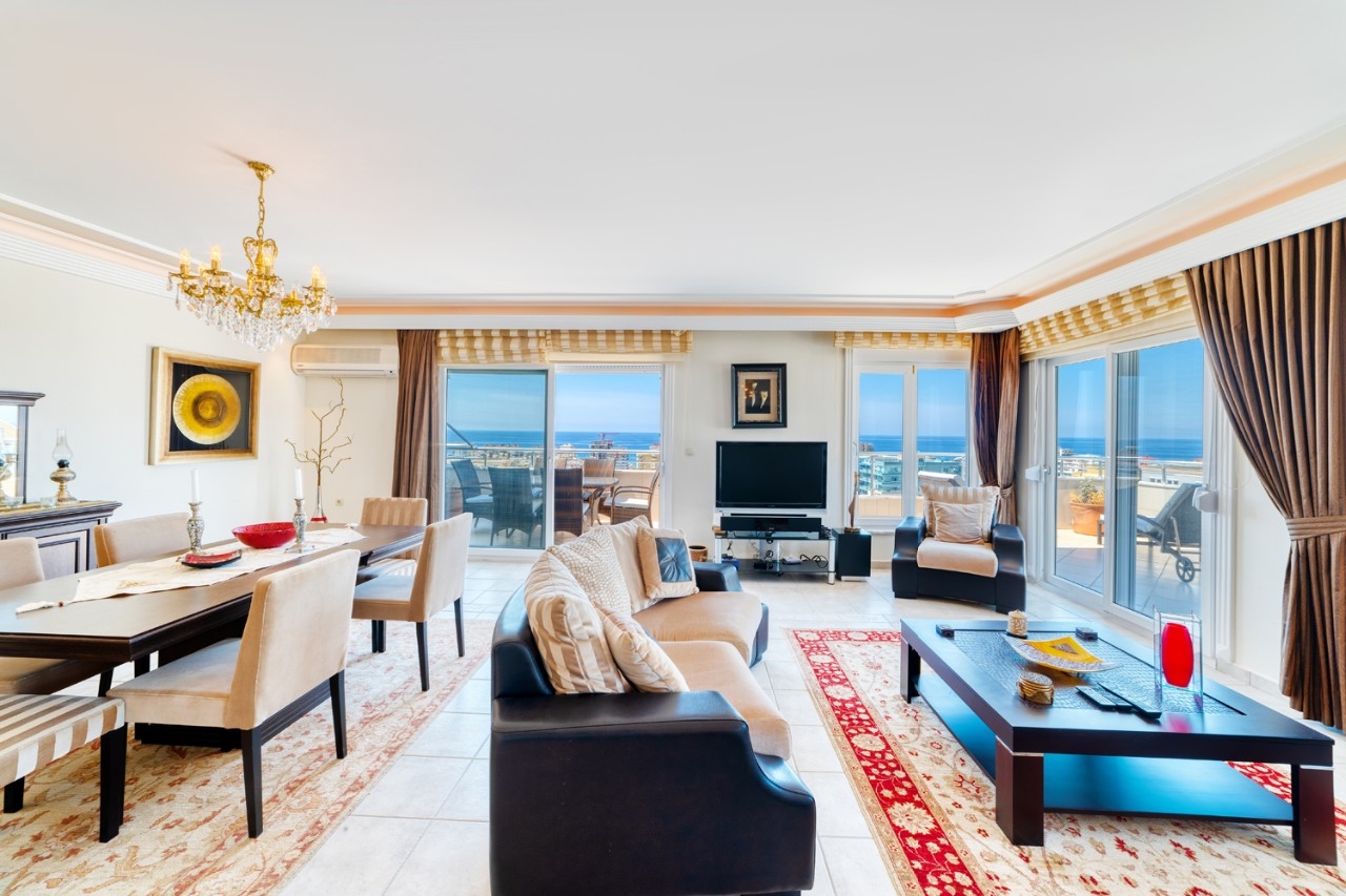 Luxurious 3+1 Apartment with Sea and Mountain Views, Alanya - Mahmutlar