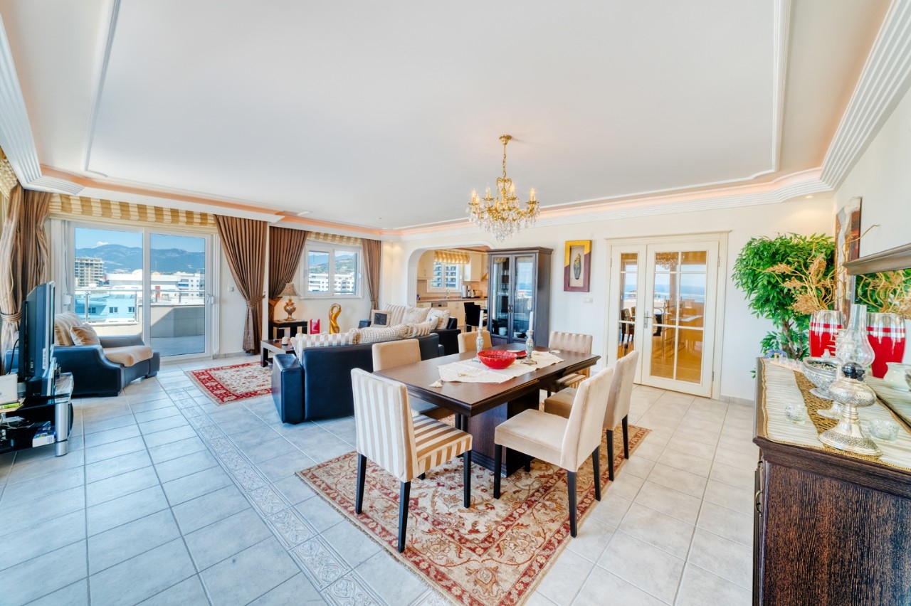 Luxurious 3+1 Apartment with Sea and Mountain Views, Alanya - Mahmutlar