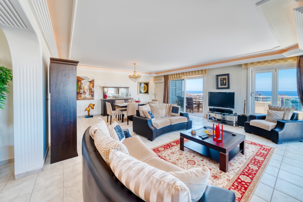 Luxurious 3+1 Apartment with Sea and Mountain Views, Alanya - Mahmutlar