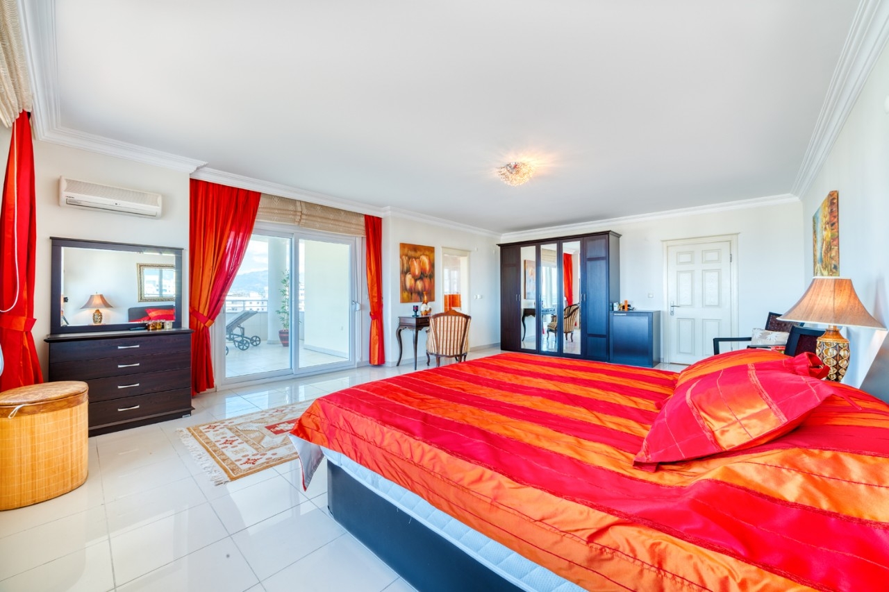 Luxurious 3+1 Apartment with Sea and Mountain Views, Alanya - Mahmutlar