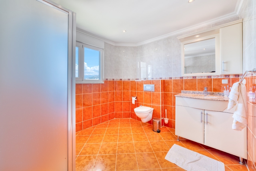 Luxurious 3+1 Apartment with Sea and Mountain Views, Alanya - Mahmutlar