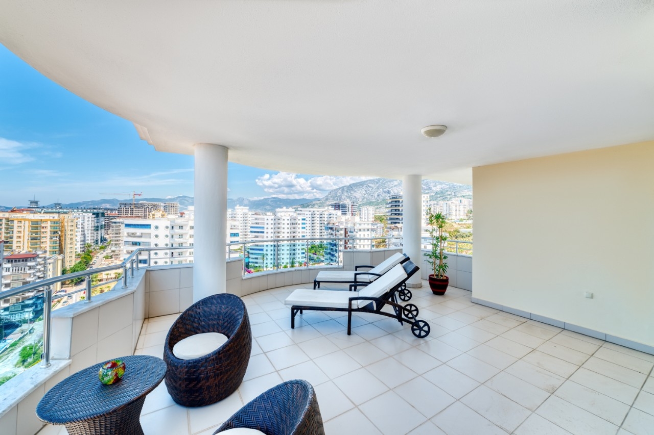 Luxurious 3+1 Apartment with Sea and Mountain Views, Alanya - Mahmutlar