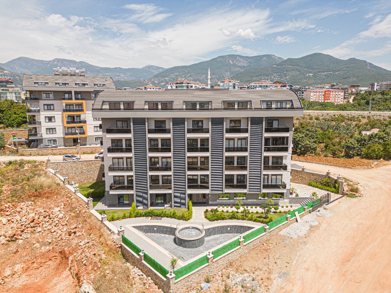 Ylellinen 1+1 asunto vuorinäköalalla Oba, Alanya