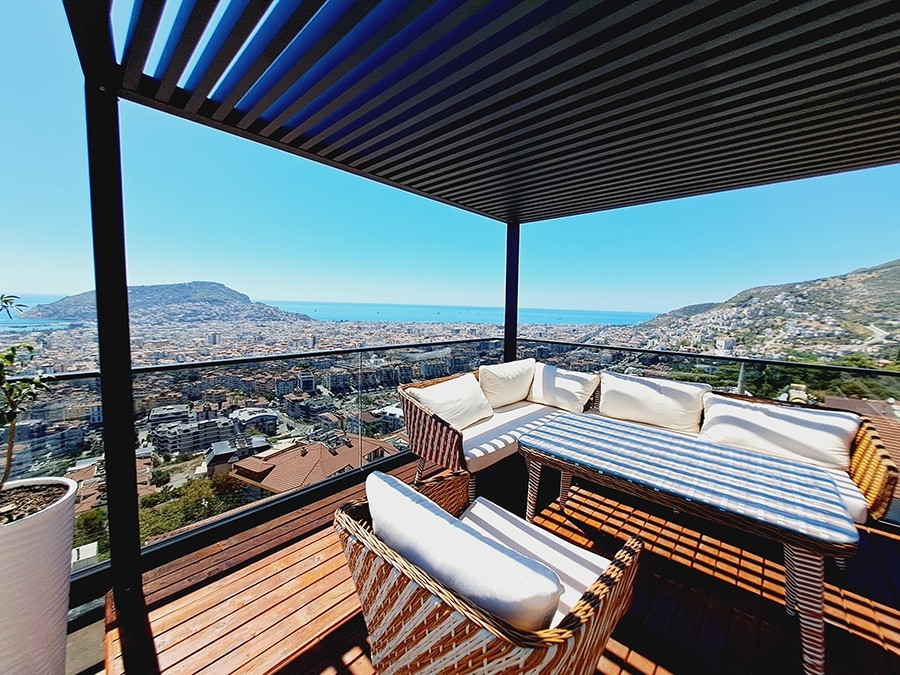 Luxurious 3+1 Apartment with Stunning Views in Alanya