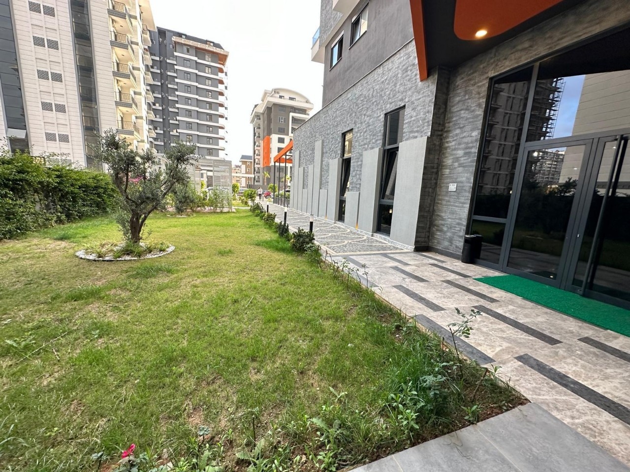 Luxury 1+1 Apartment with Mountain View in Mahmutlar