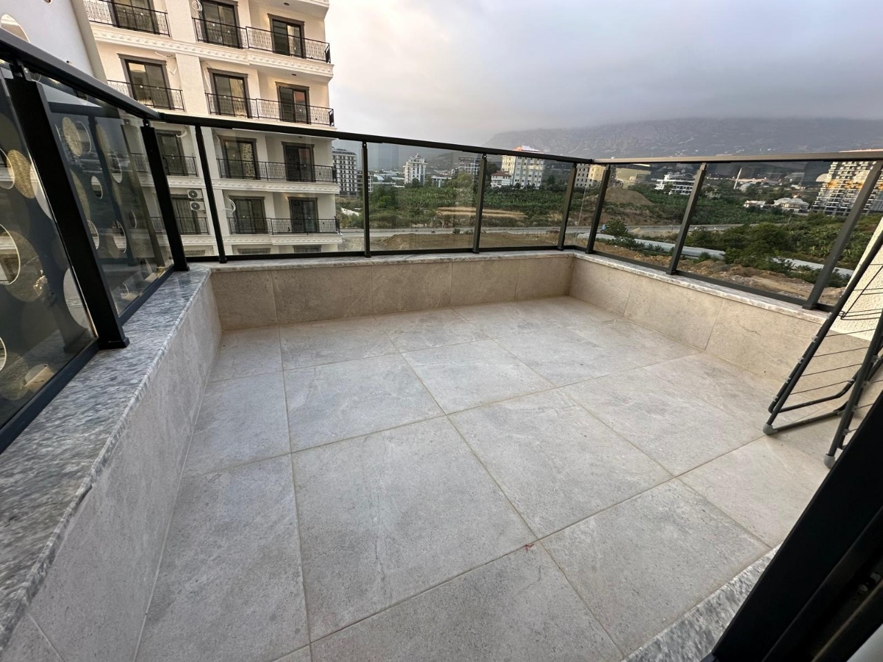 Luxury 1+1 Apartment with Mountain View in Mahmutlar