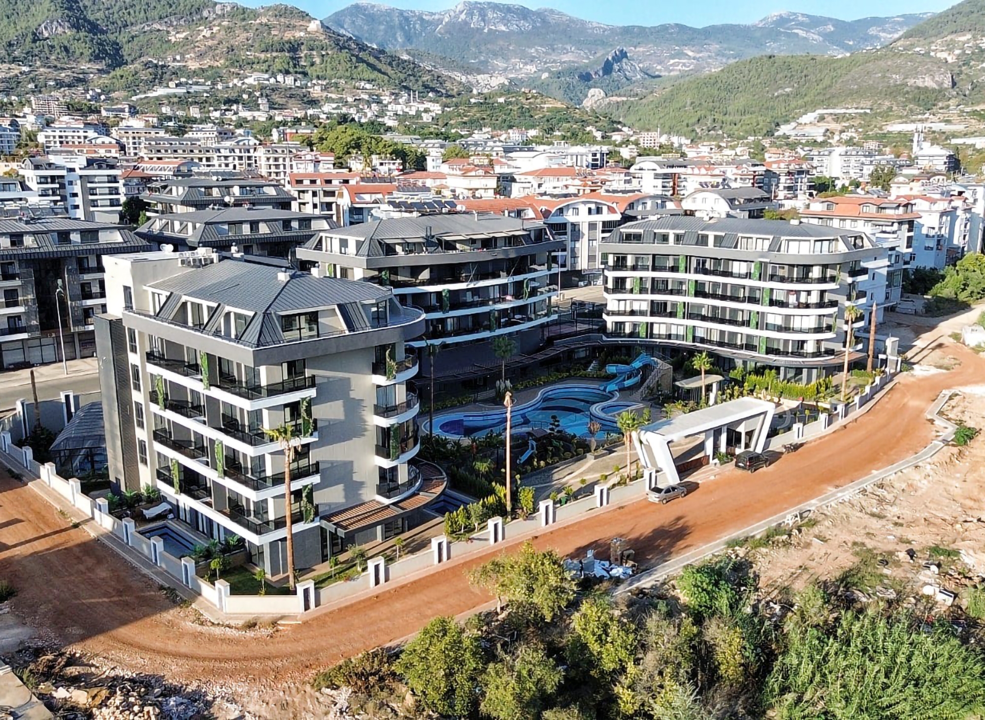 Luksus 1+1 Lejlighed med Bjergudsigt i Alanya - Oba