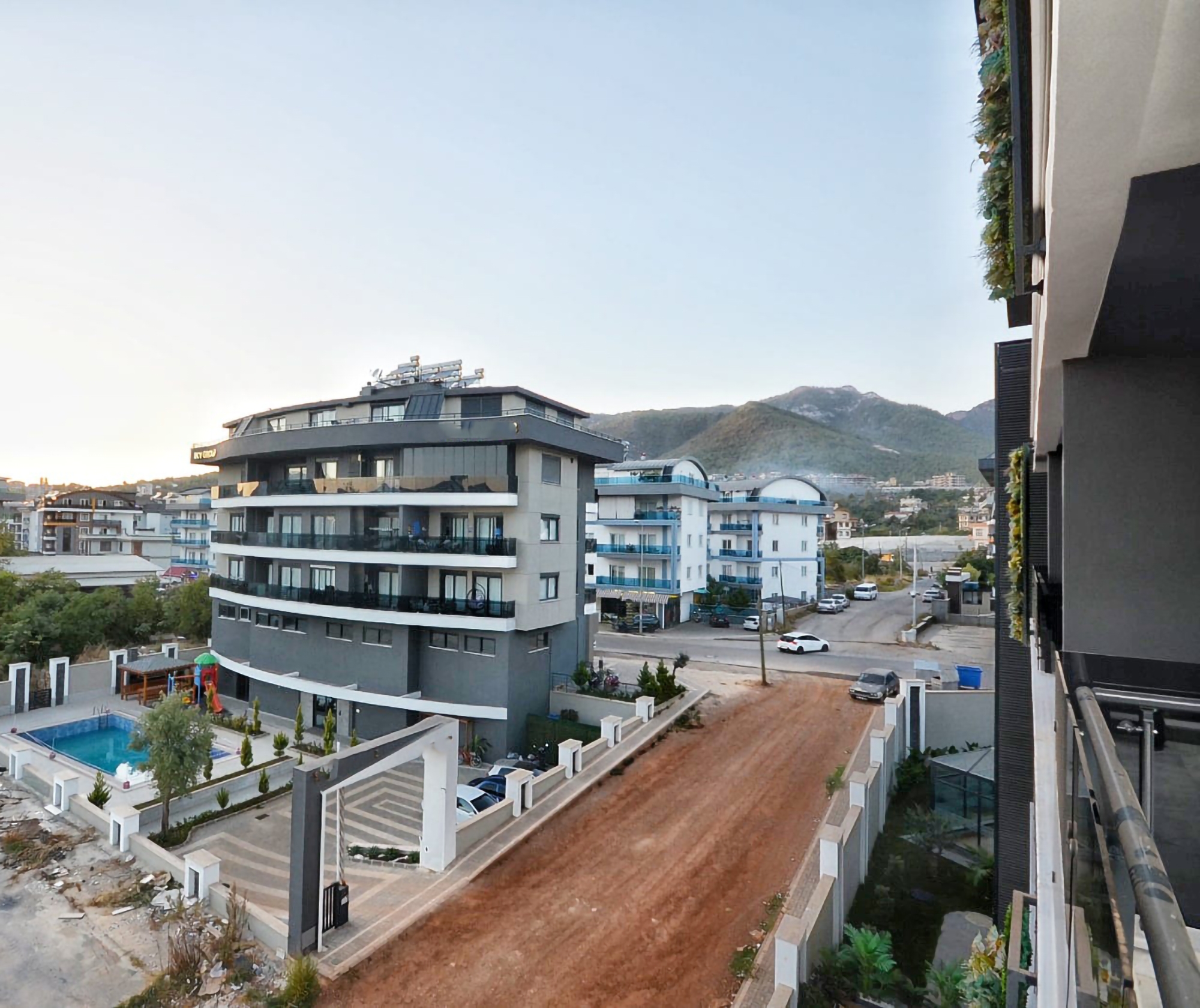 Luksus 1+1 Lejlighed med Bjergudsigt i Alanya - Oba