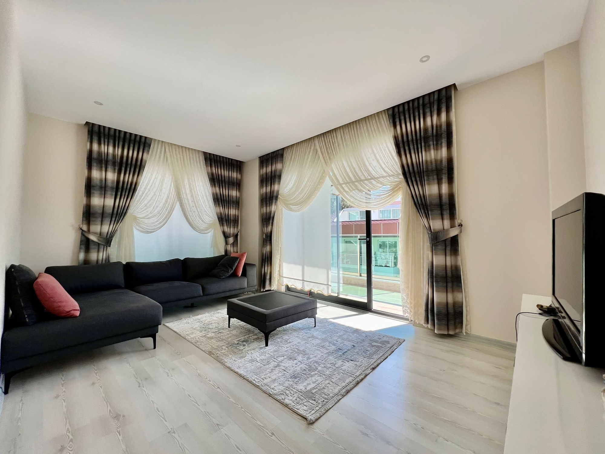 Ylellinen 5+1 huoneistonäkymä merelle ja vuorille, Alanya Kargicak