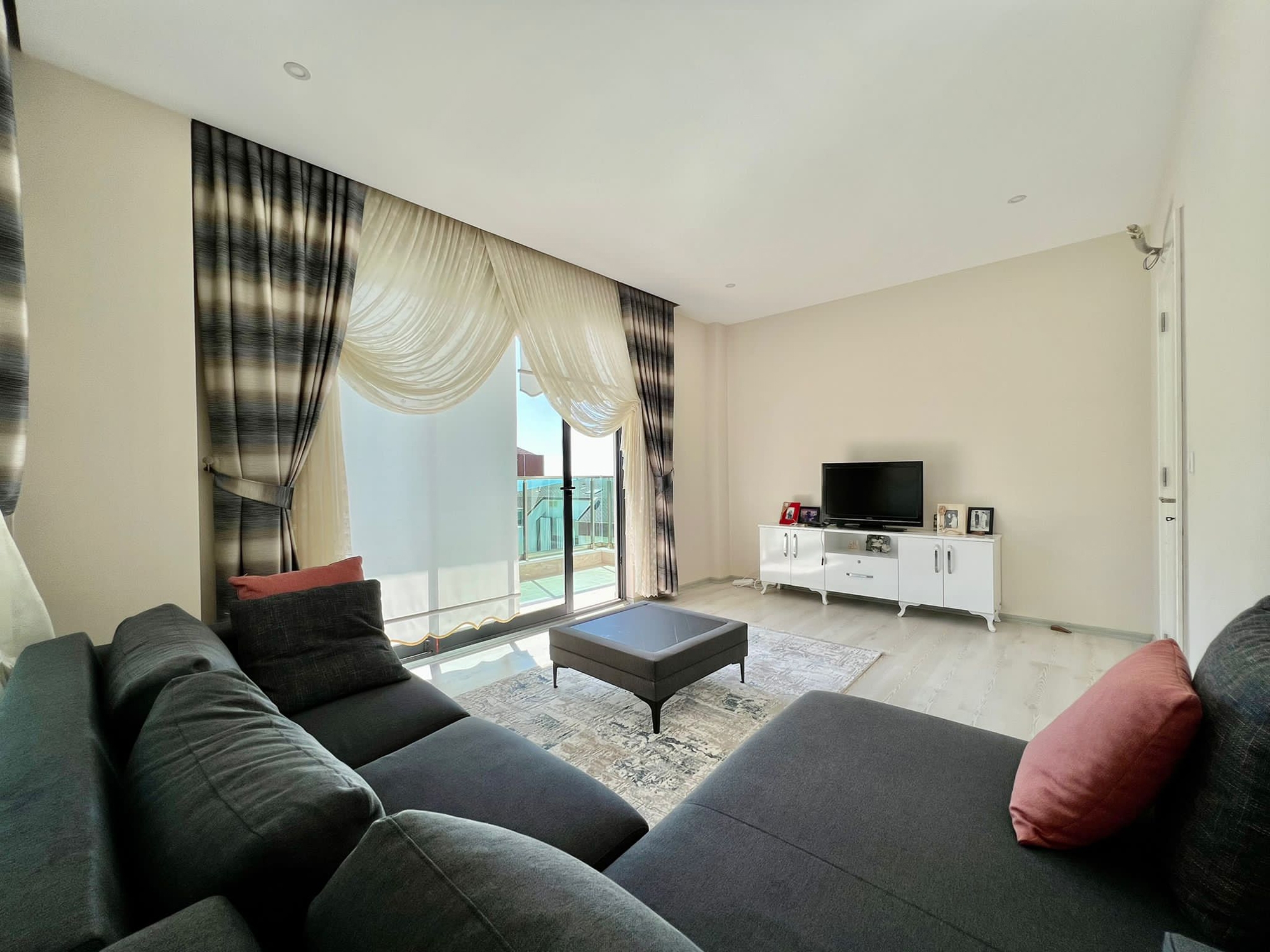 Ylellinen 5+1 huoneistonäkymä merelle ja vuorille, Alanya Kargicak