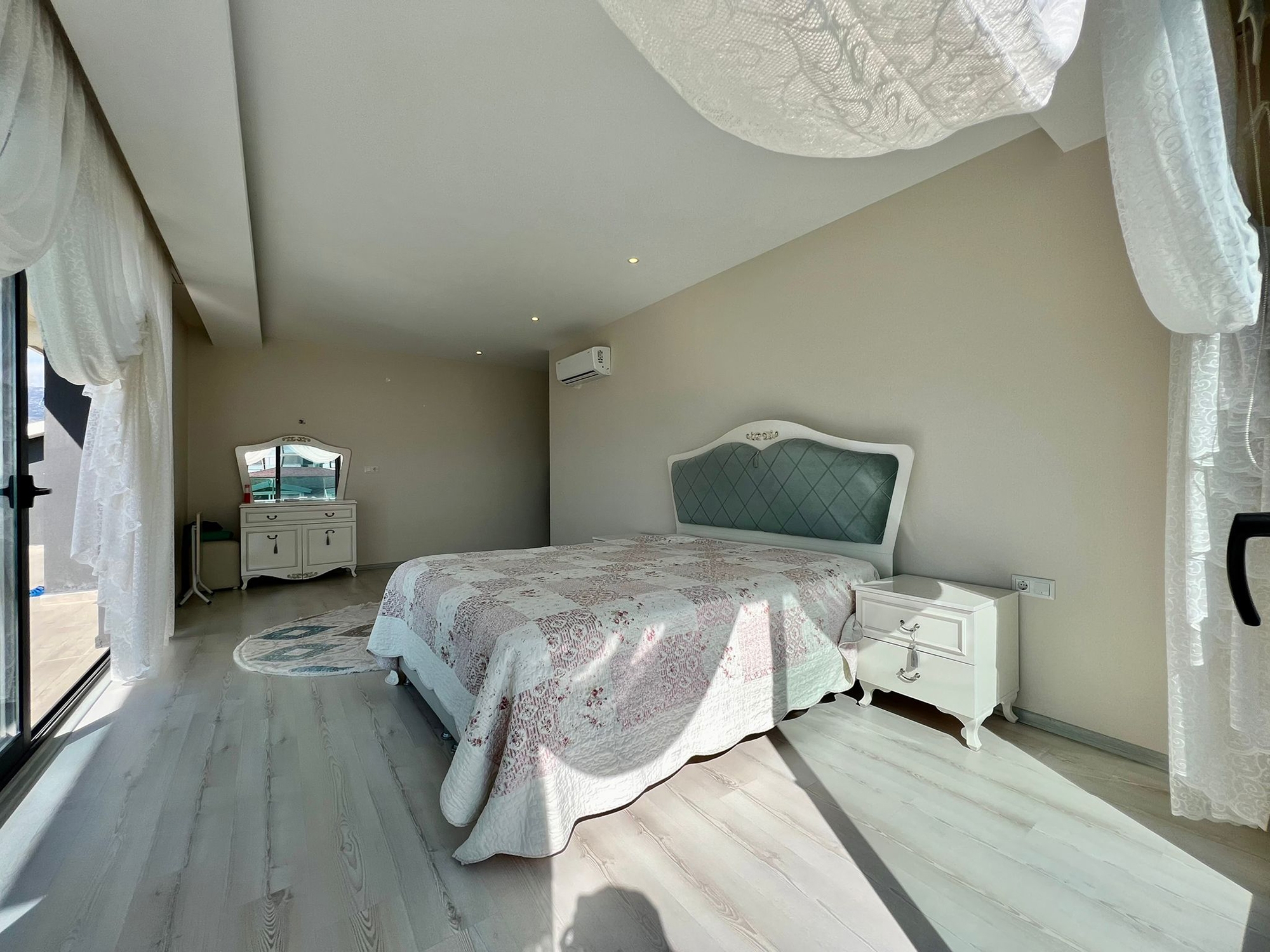 Ylellinen 5+1 huoneistonäkymä merelle ja vuorille, Alanya Kargicak