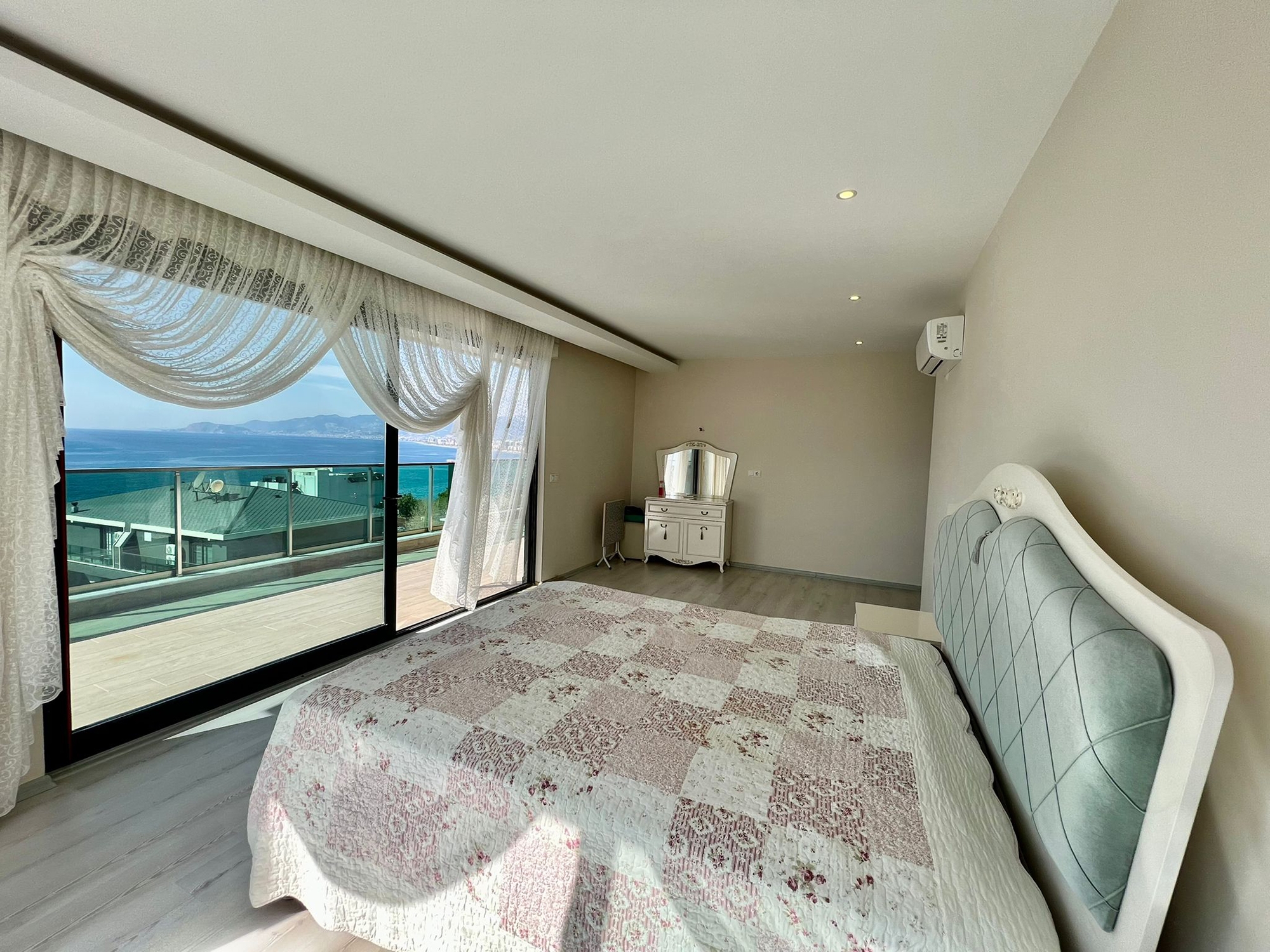 Ylellinen 5+1 huoneistonäkymä merelle ja vuorille, Alanya Kargicak
