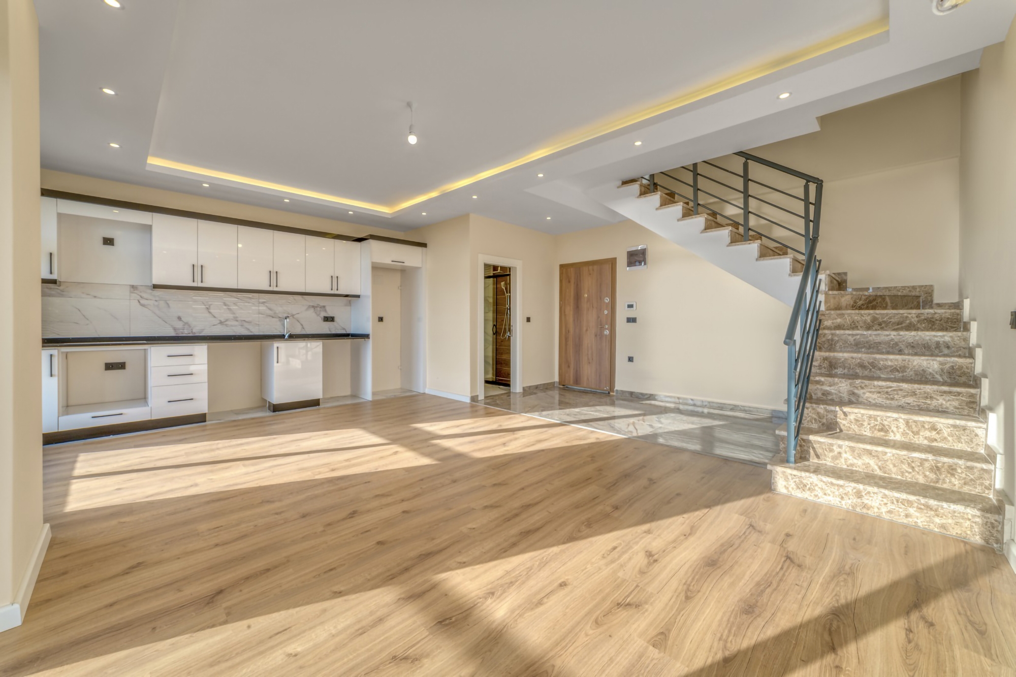 Luxury 3+1 Apartment with Sea and Castle Views, Alanya - Kestel