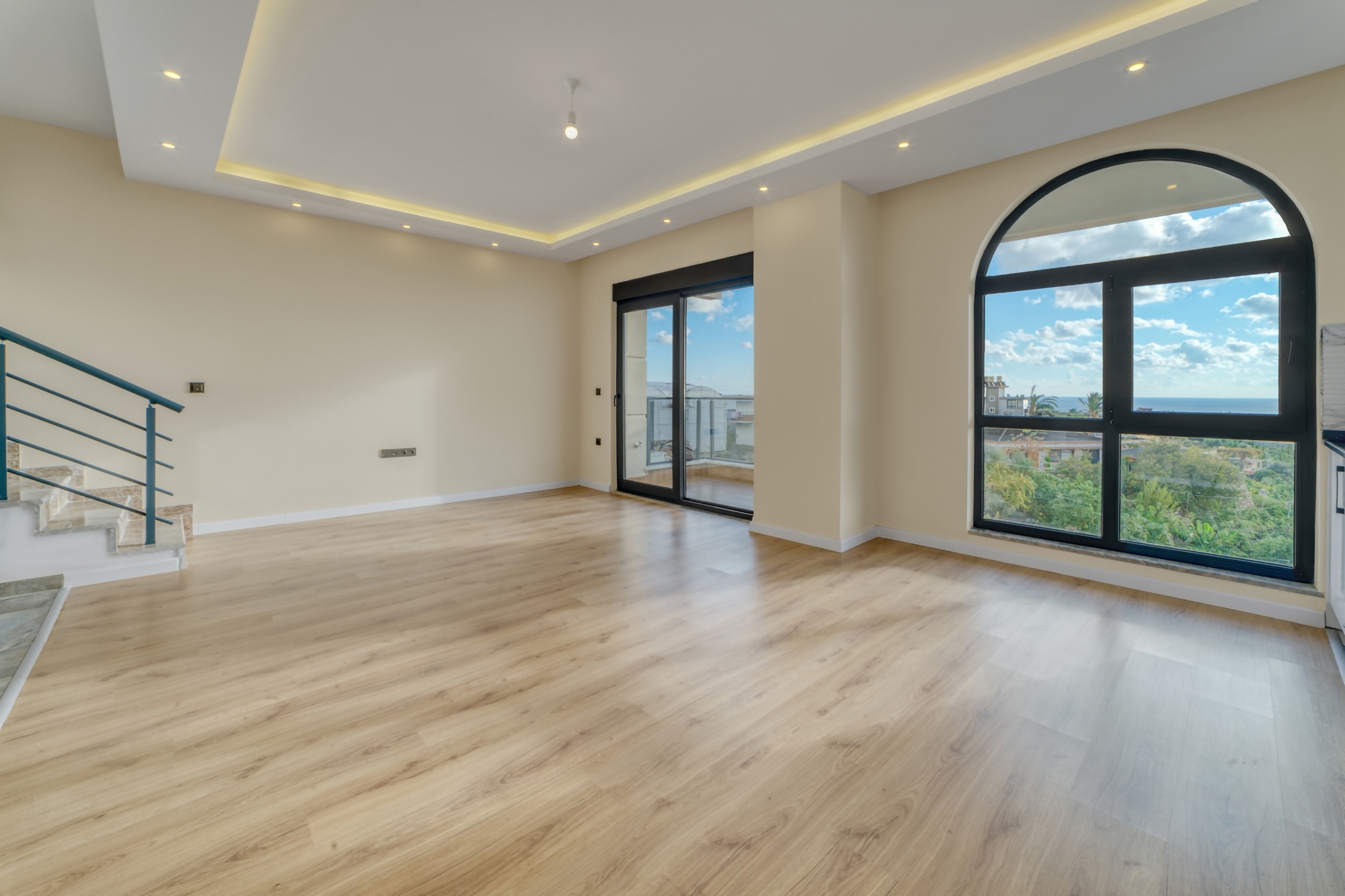 Luxury 3+1 Apartment with Sea and Castle Views, Alanya - Kestel