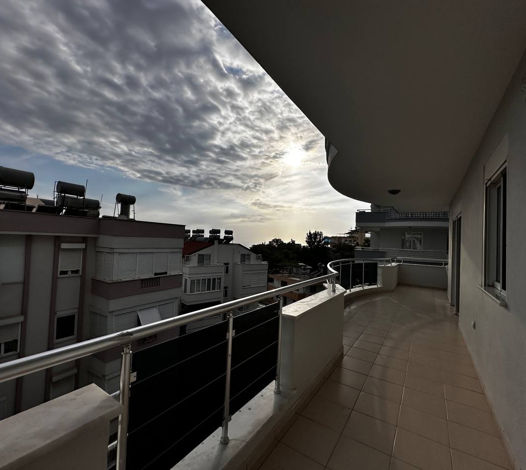 Moderni 2+1 asunto vuorinäköalalla, Alanya Avsallar