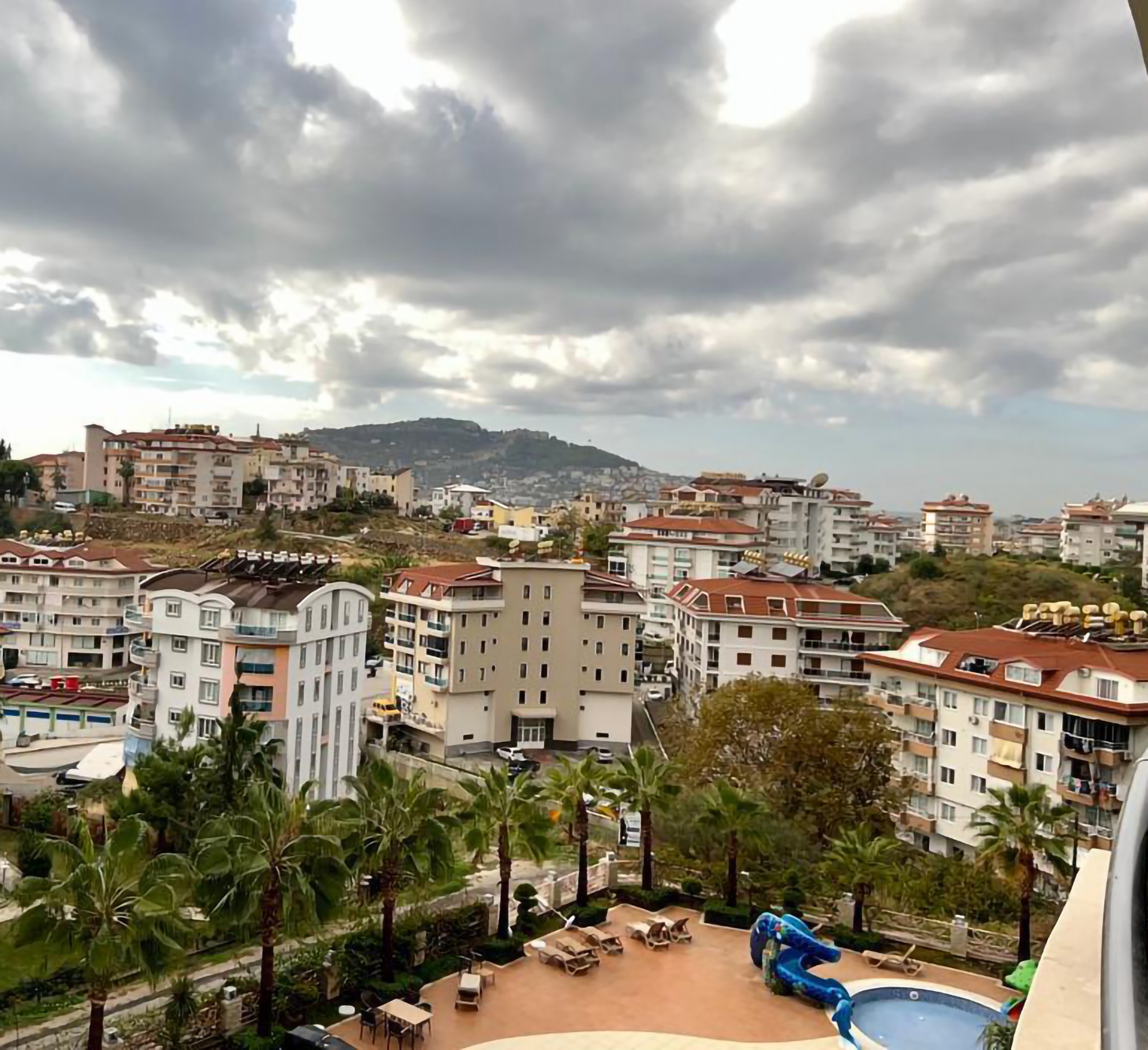 Luxuriöses 2+1 Apartment mit atemberaubendem Ausblick in Cikcilli, Alanya