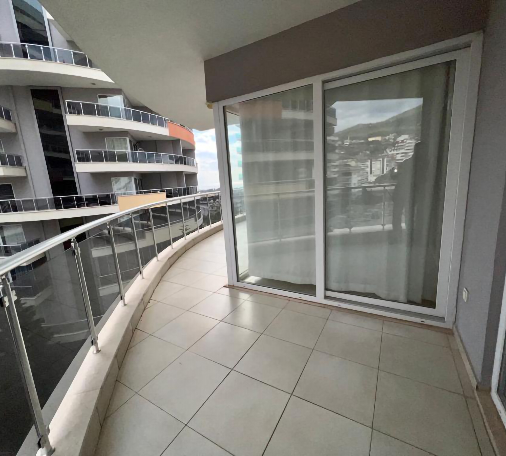 Luxuriöses 2+1 Apartment mit atemberaubendem Ausblick in Cikcilli, Alanya