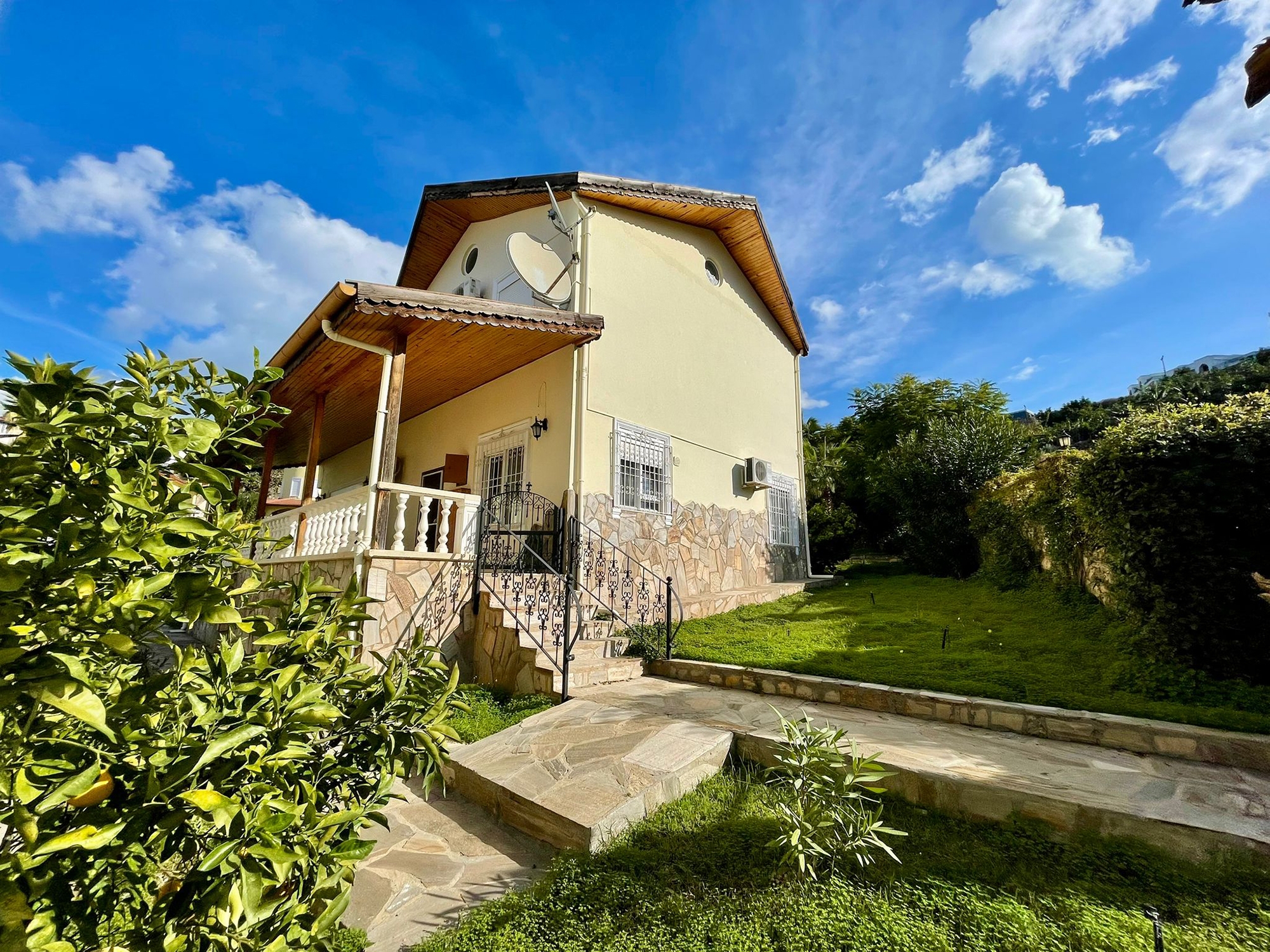 Fantastisk Udsigt 3+1 Villa i Kargicak, Alanya