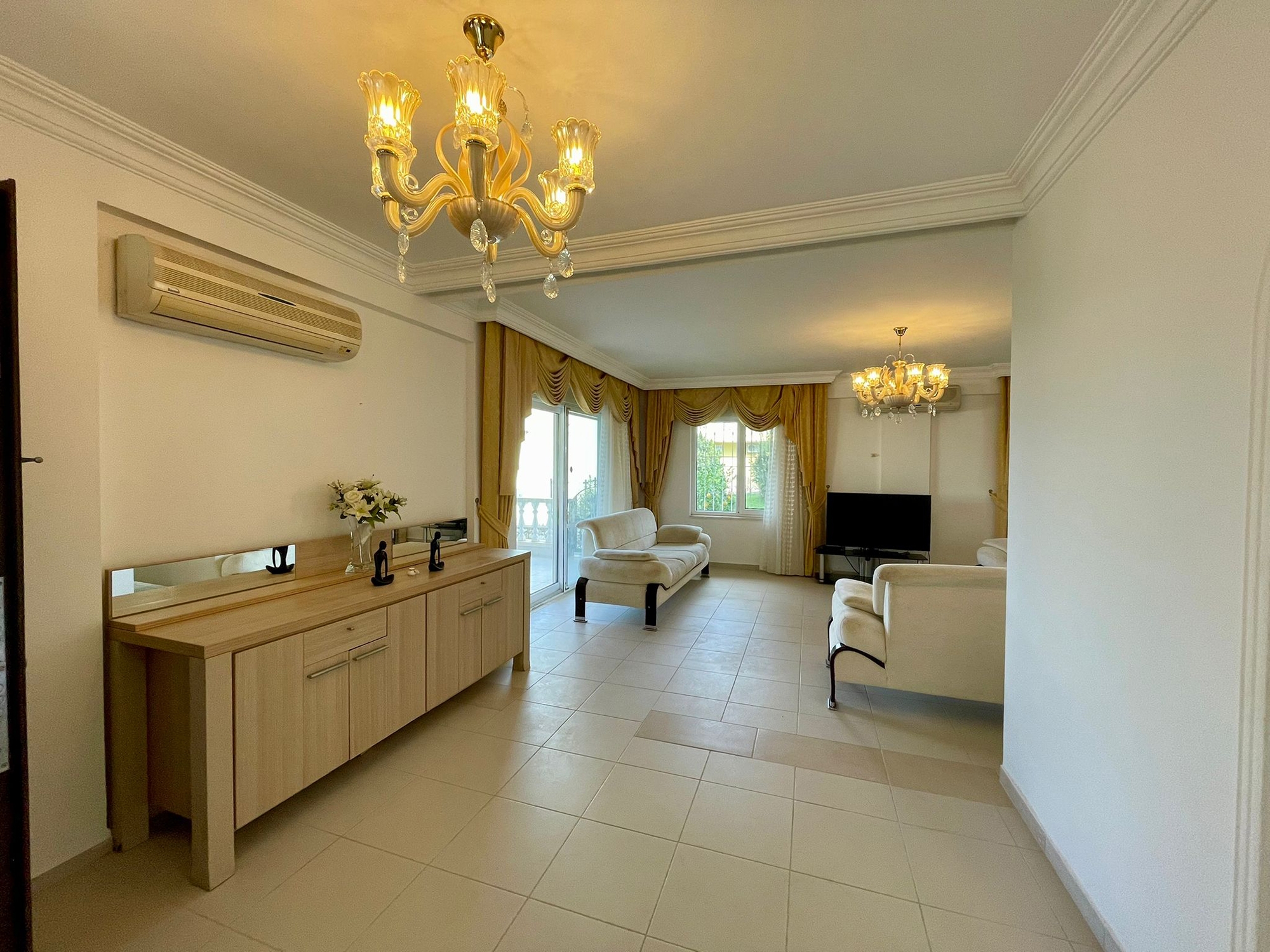 Fantastisk Udsigt 3+1 Villa i Kargicak, Alanya
