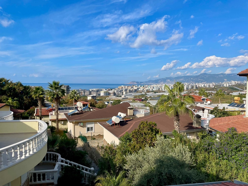 Fantastisk Udsigt 3+1 Villa i Kargicak, Alanya