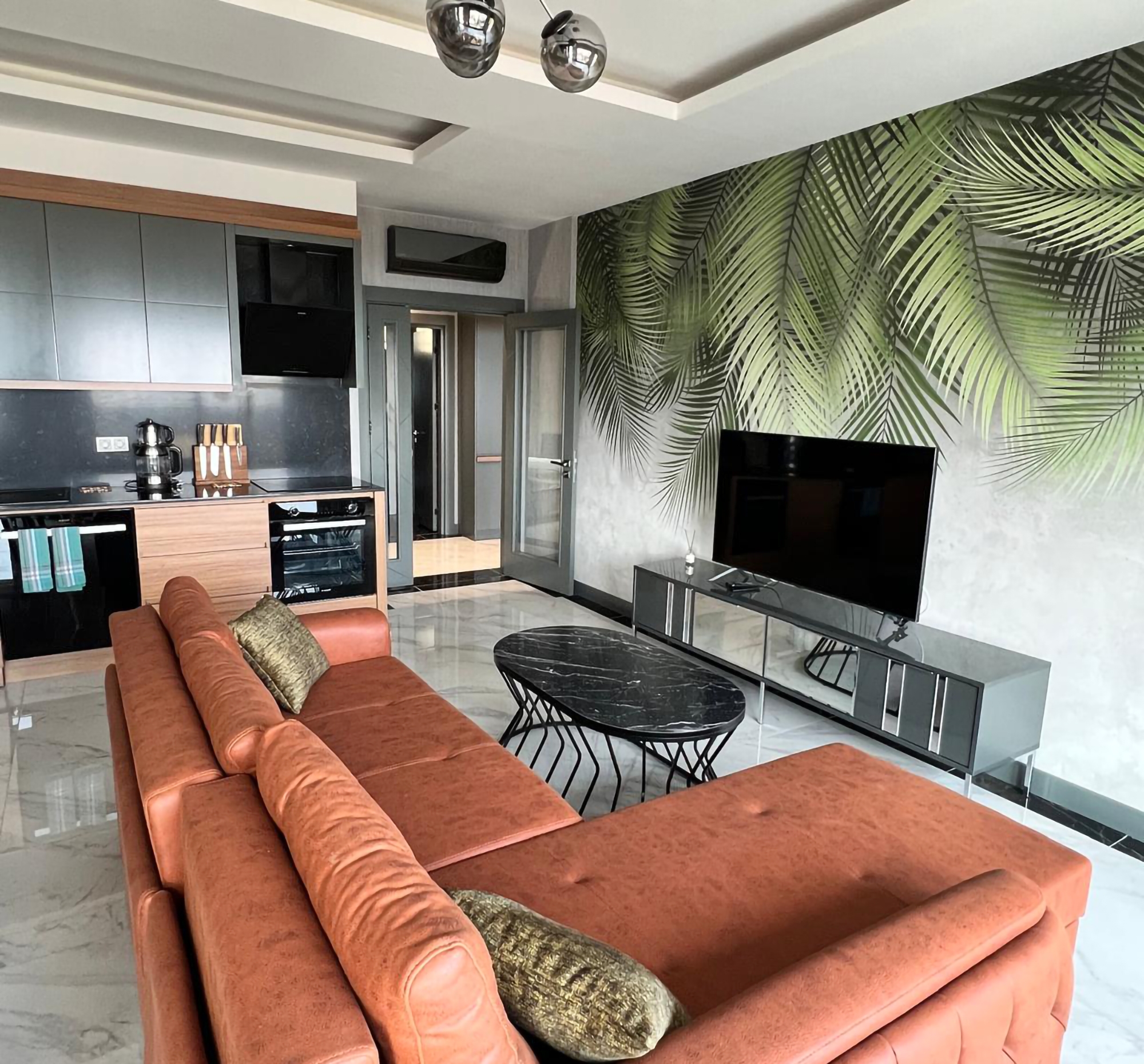 Luxuriöse 4+1 Gartenwohnung mit Meerblick und Burgblick in Alanya-Tepe