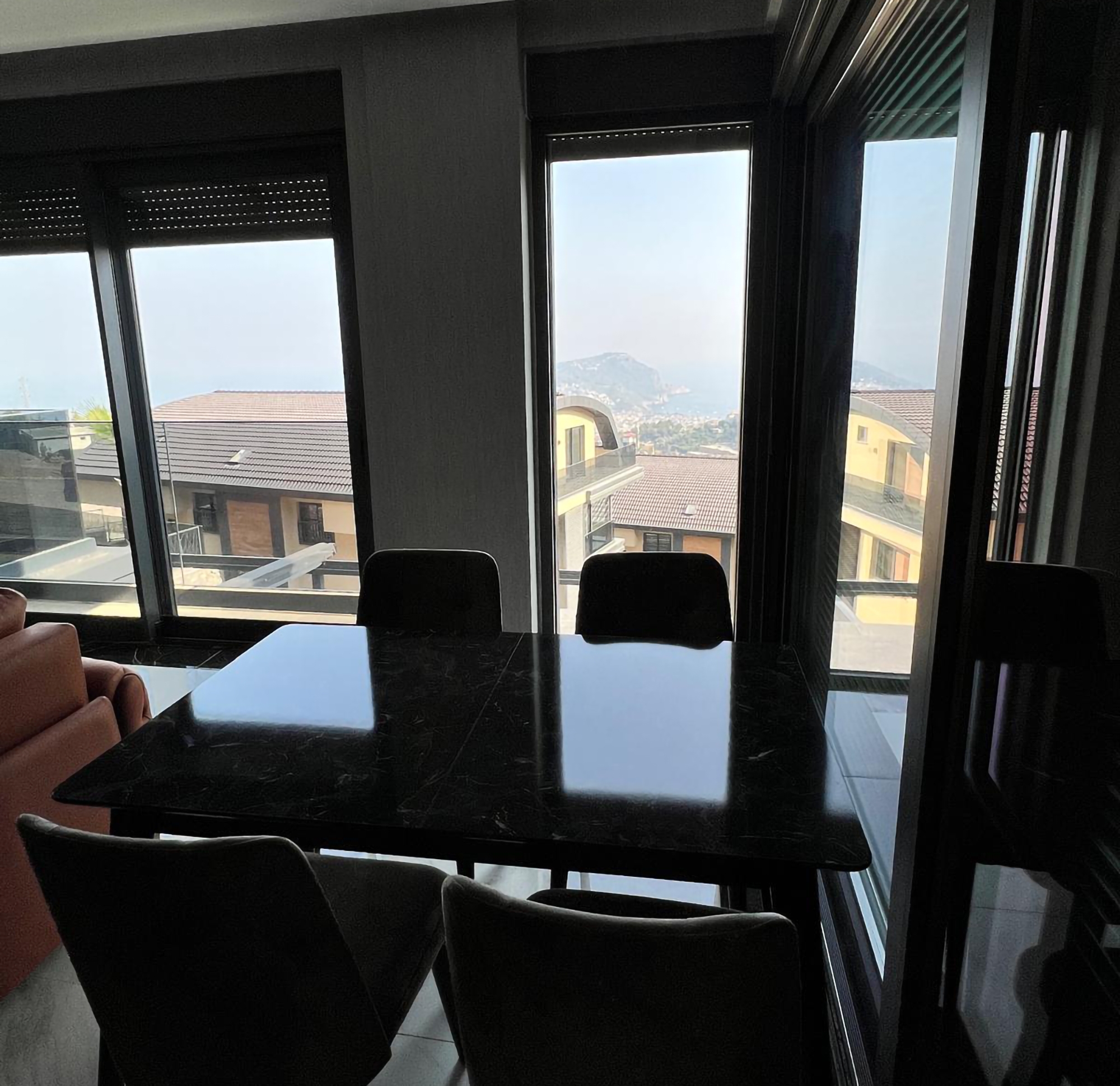 Luxuriöse 4+1 Gartenwohnung mit Meerblick und Burgblick in Alanya-Tepe