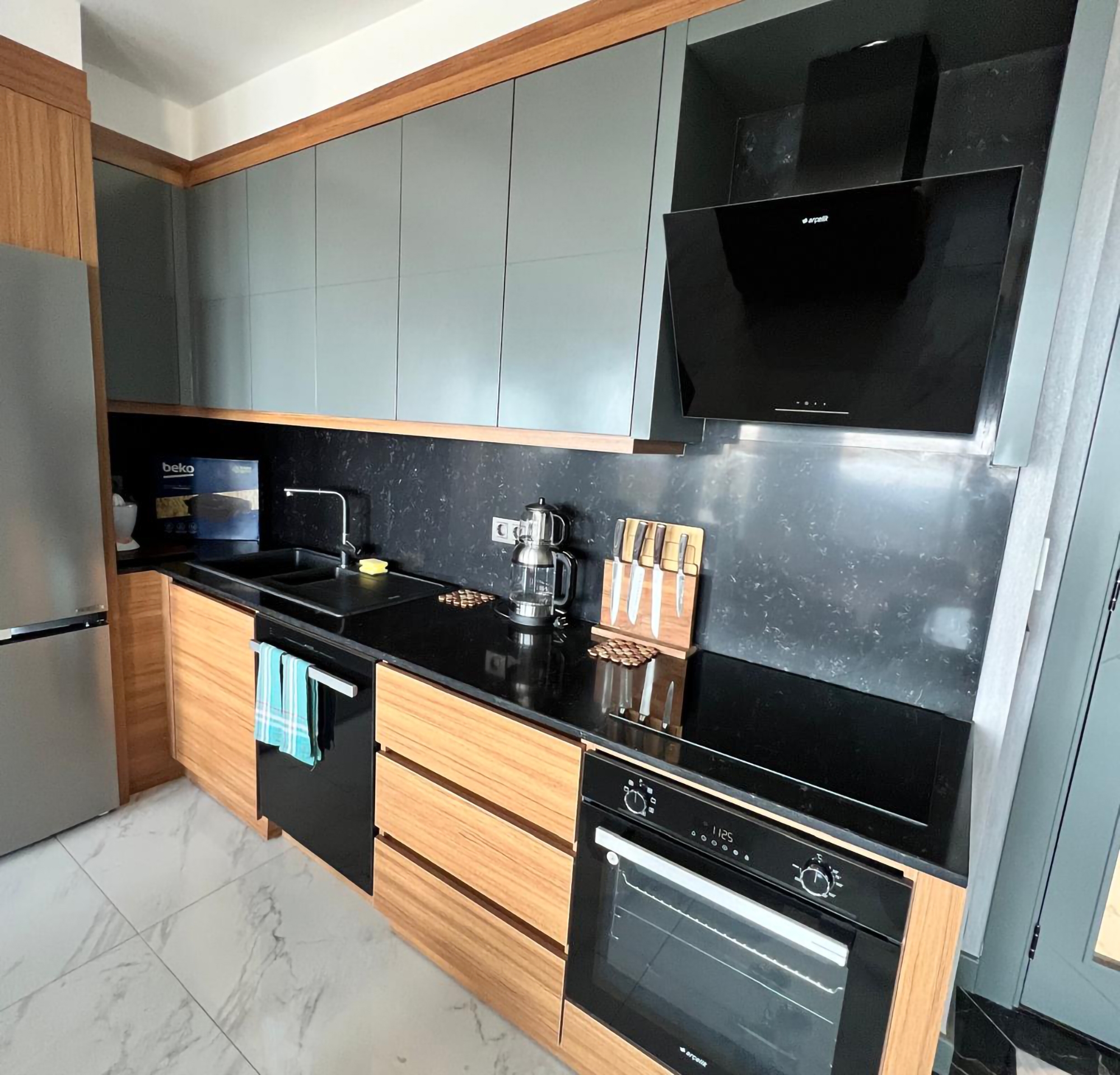 Luxuriöse 4+1 Gartenwohnung mit Meerblick und Burgblick in Alanya-Tepe