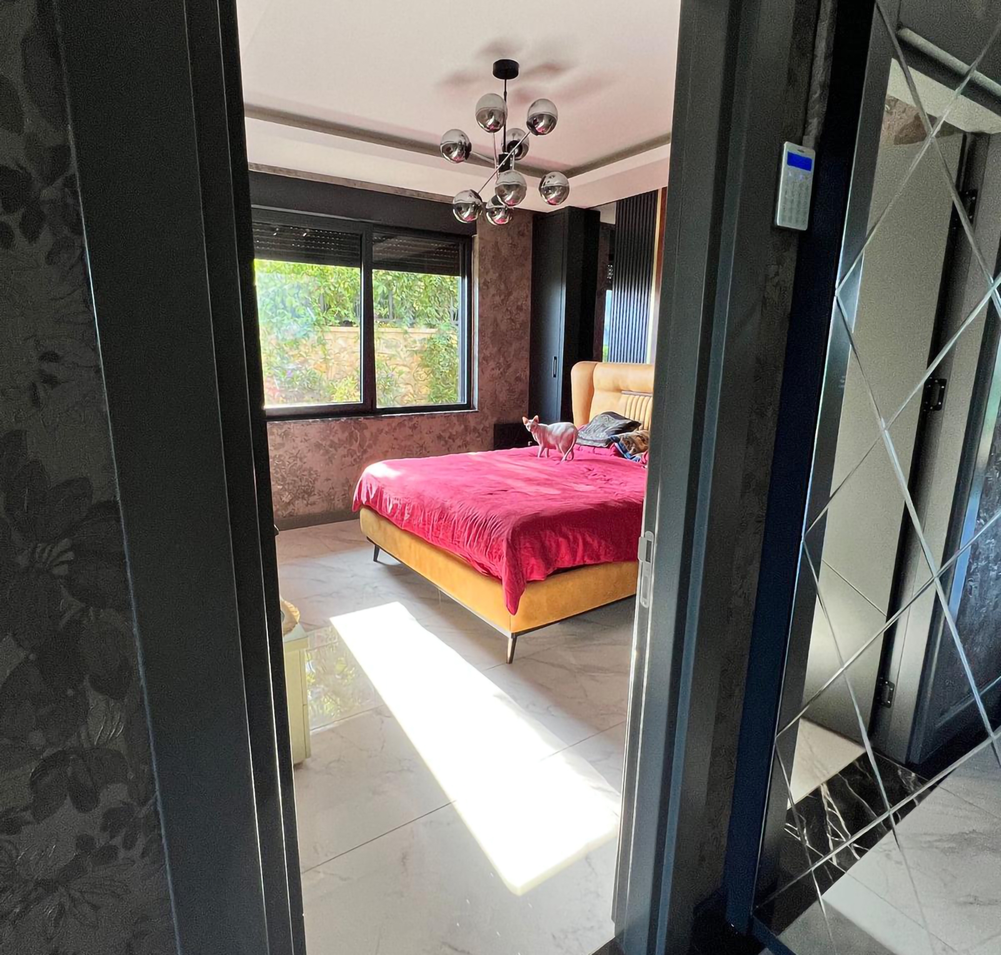 Luxuriöse 4+1 Gartenwohnung mit Meerblick und Burgblick in Alanya-Tepe