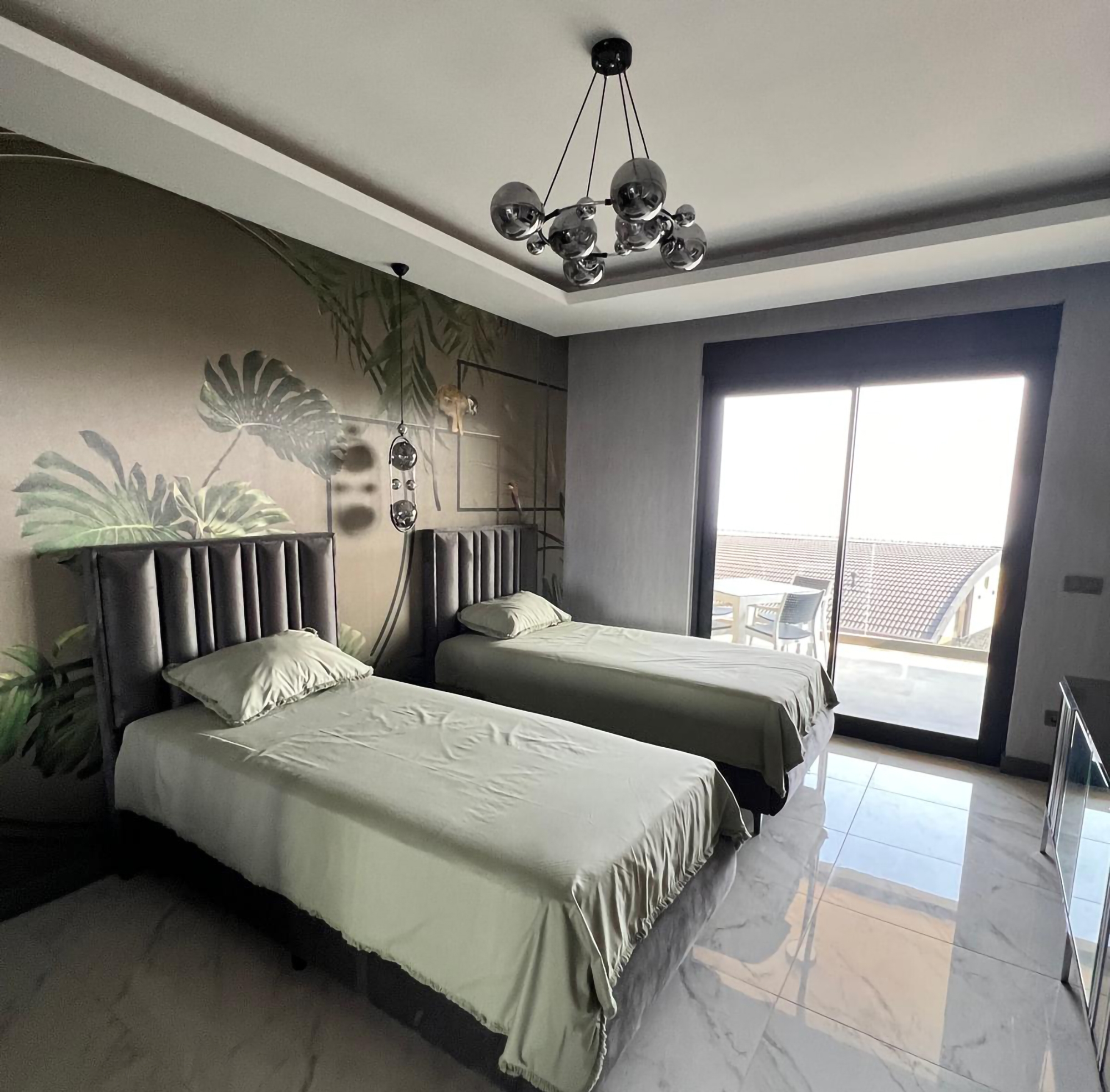 Luxuriöse 4+1 Gartenwohnung mit Meerblick und Burgblick in Alanya-Tepe