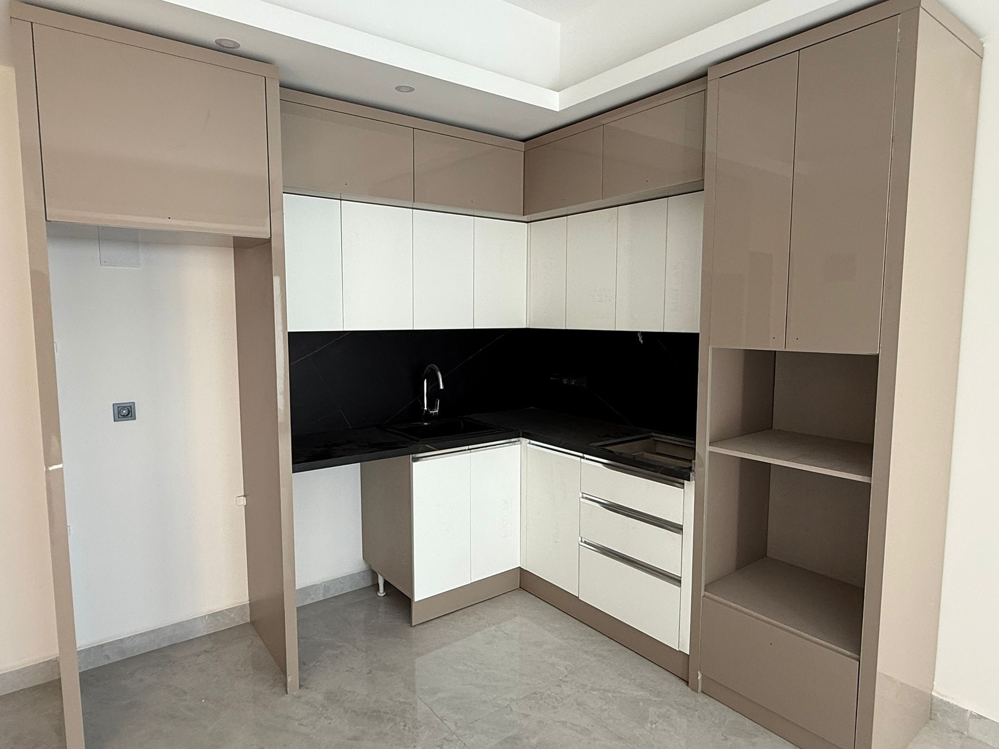 Luxuriöse 1+1 Wohnung mit Bergblick in Alanya