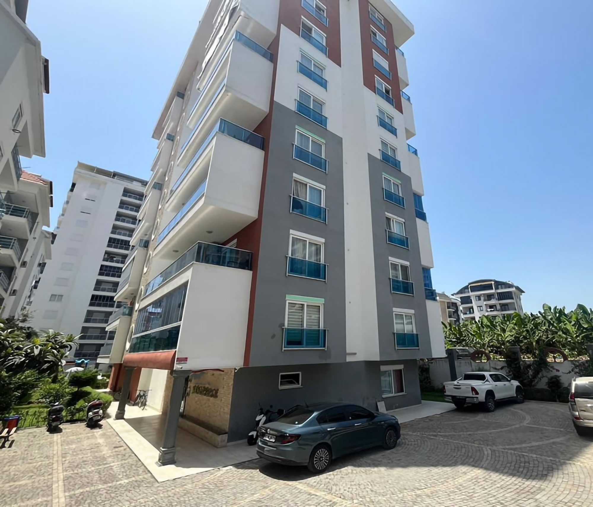 Lyxig 4+1 Takvåning med Bergsutsikt i Alanya