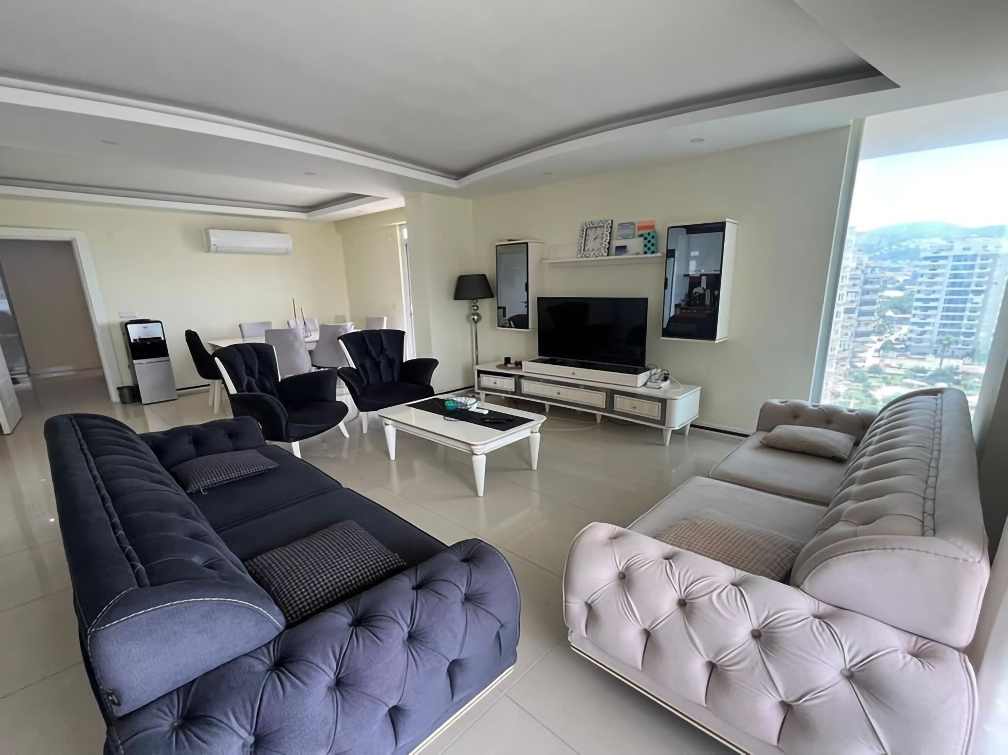 Lyxig 4+1 Takvåning med Bergsutsikt i Alanya