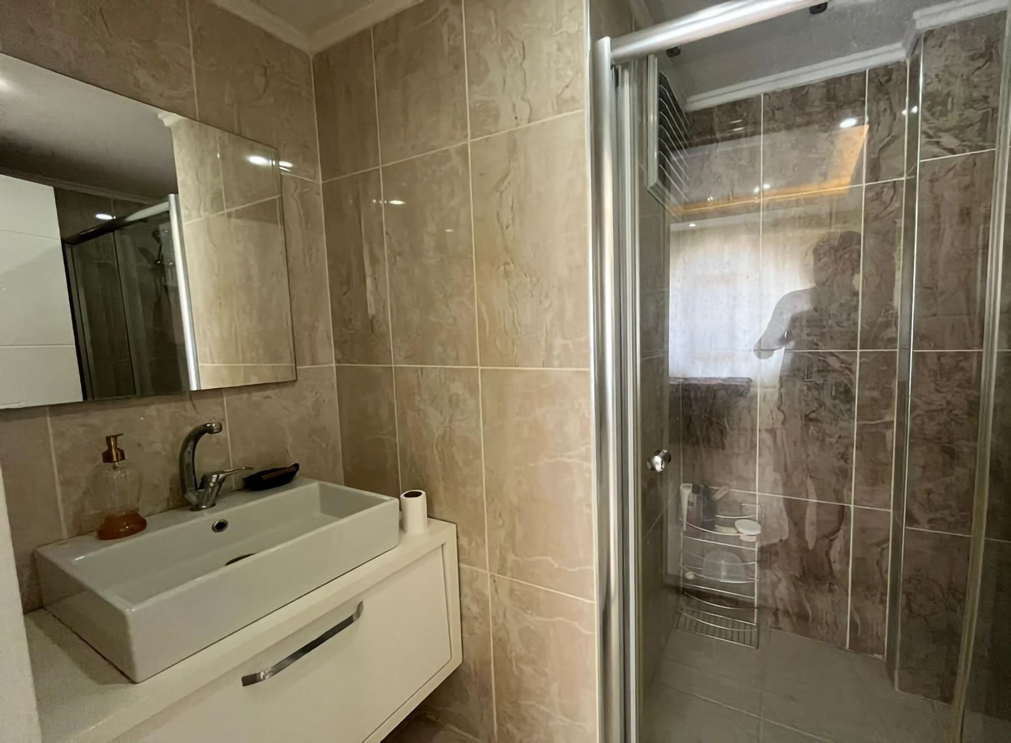 Lyxig 4+1 Takvåning med Bergsutsikt i Alanya