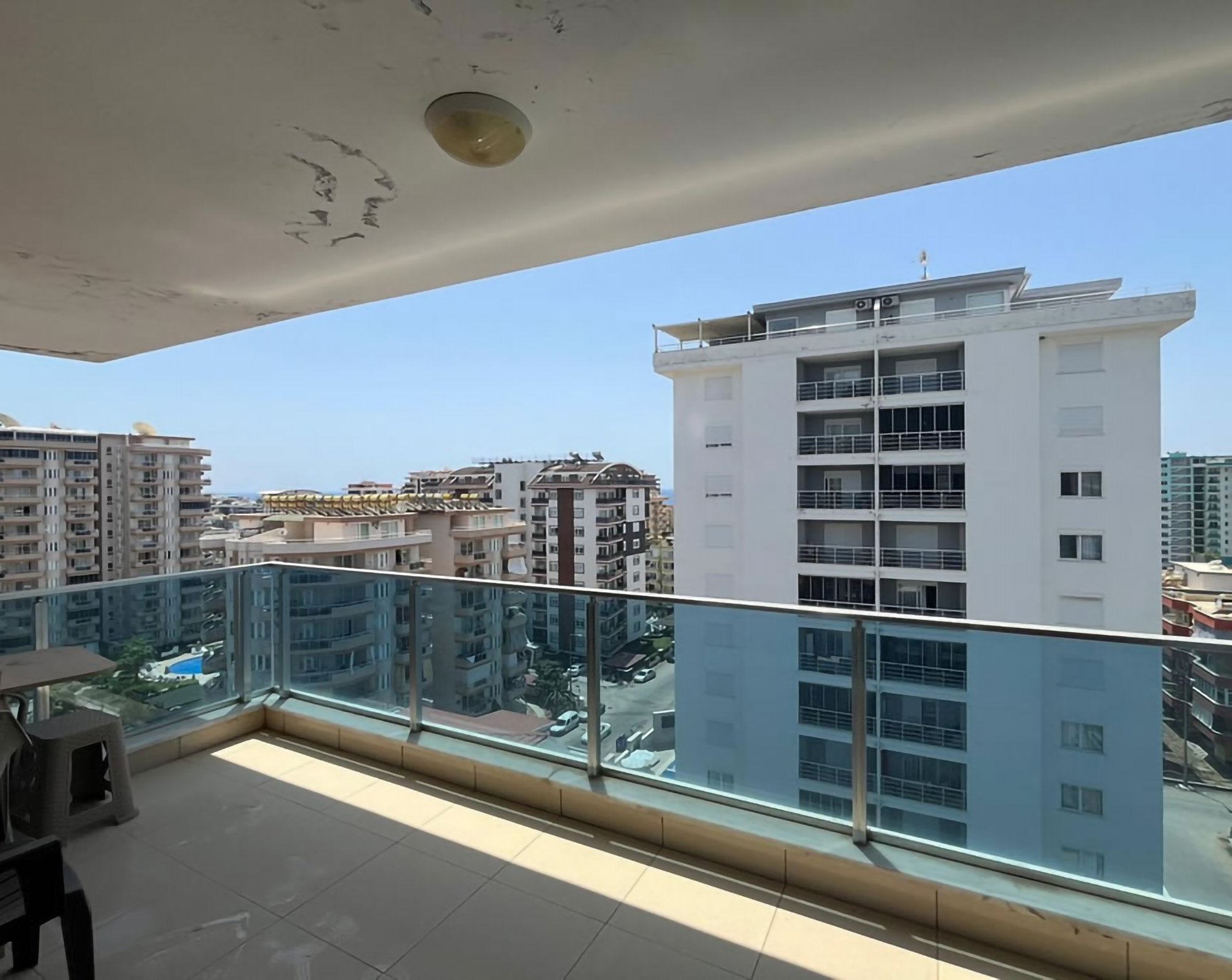 Lyxig 4+1 Takvåning med Bergsutsikt i Alanya