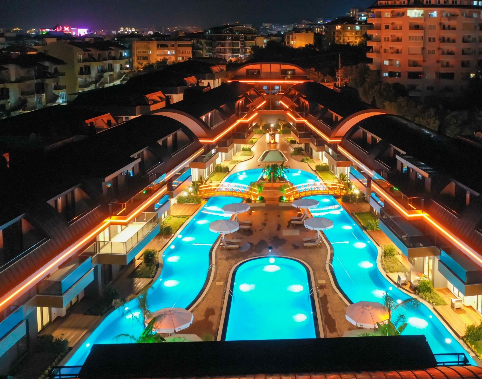 Luxurious 2+1 Penthouse with Mountain View in Avsallar, Alanya