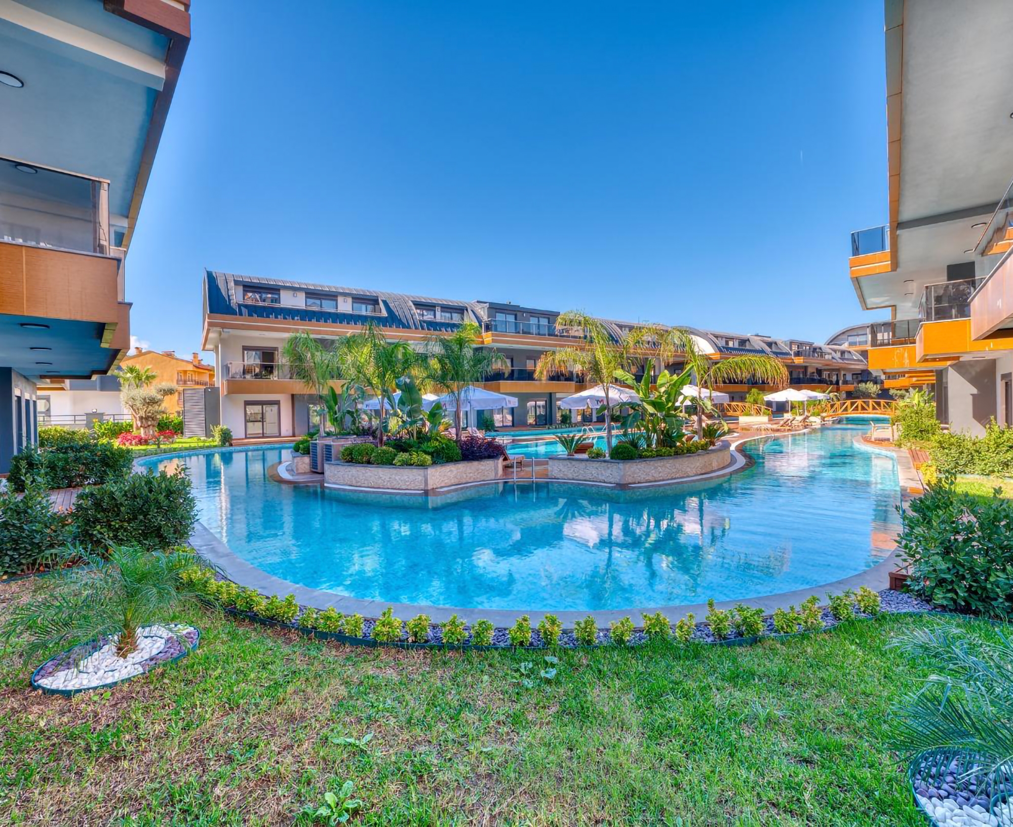 Luxurious 2+1 Penthouse with Mountain View in Avsallar, Alanya