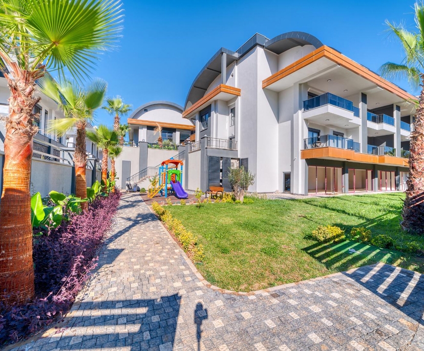 Luxurious 2+1 Penthouse with Mountain View in Avsallar, Alanya