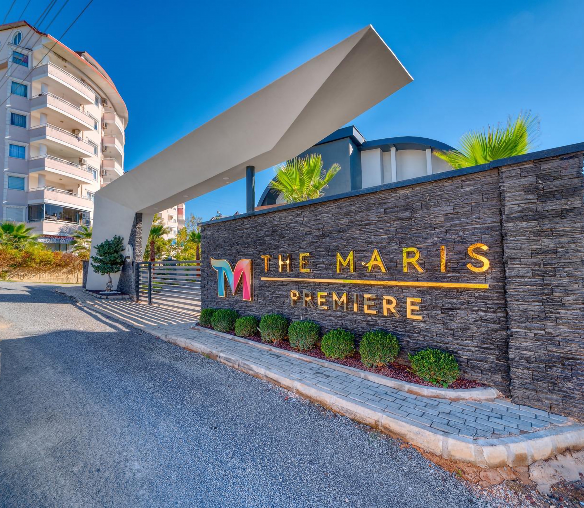Luxurious 2+1 Penthouse with Mountain View in Avsallar, Alanya