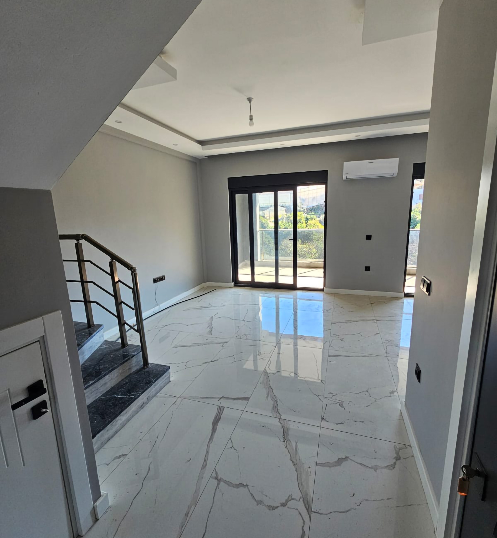 Luxurious 2+1 Penthouse with Mountain View in Avsallar, Alanya