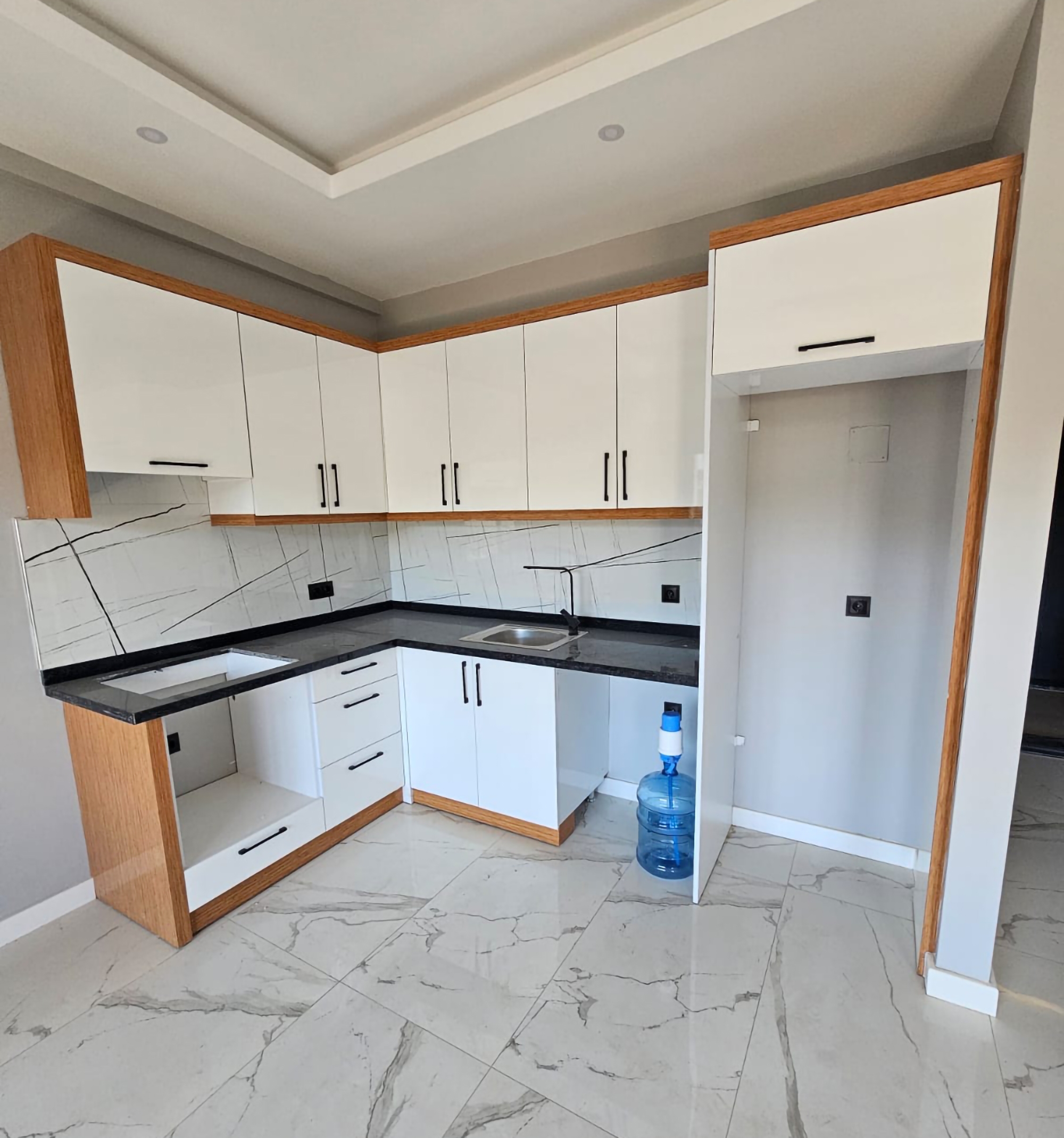 Luxurious 2+1 Penthouse with Mountain View in Avsallar, Alanya
